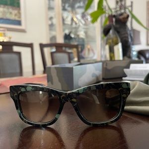 VALENTINO V720 SB Camouflage Butterfly Army Green 962 Sunglasses  53-18-140 0241